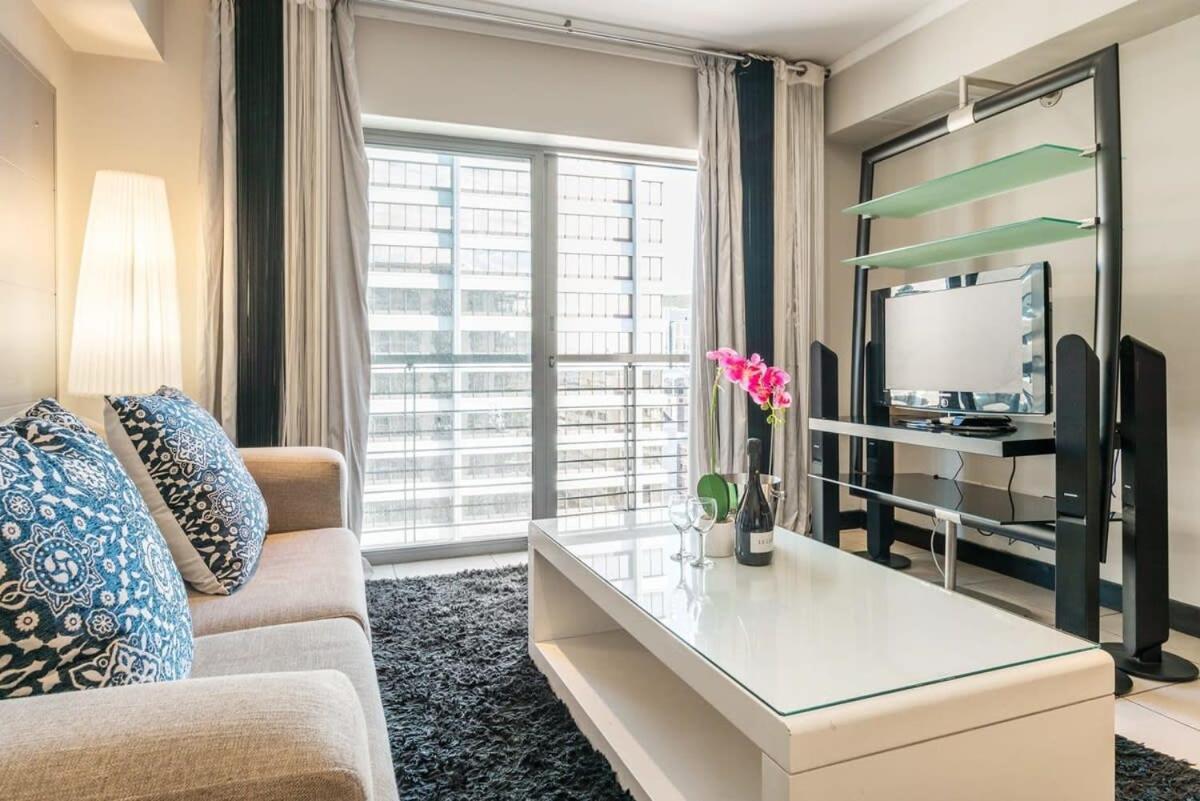 With Fast Wifi In The Business District W Parking Apartment Cape Town